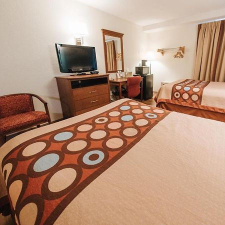 Super 8 By Wyndham Danbury Motel Buitenkant foto