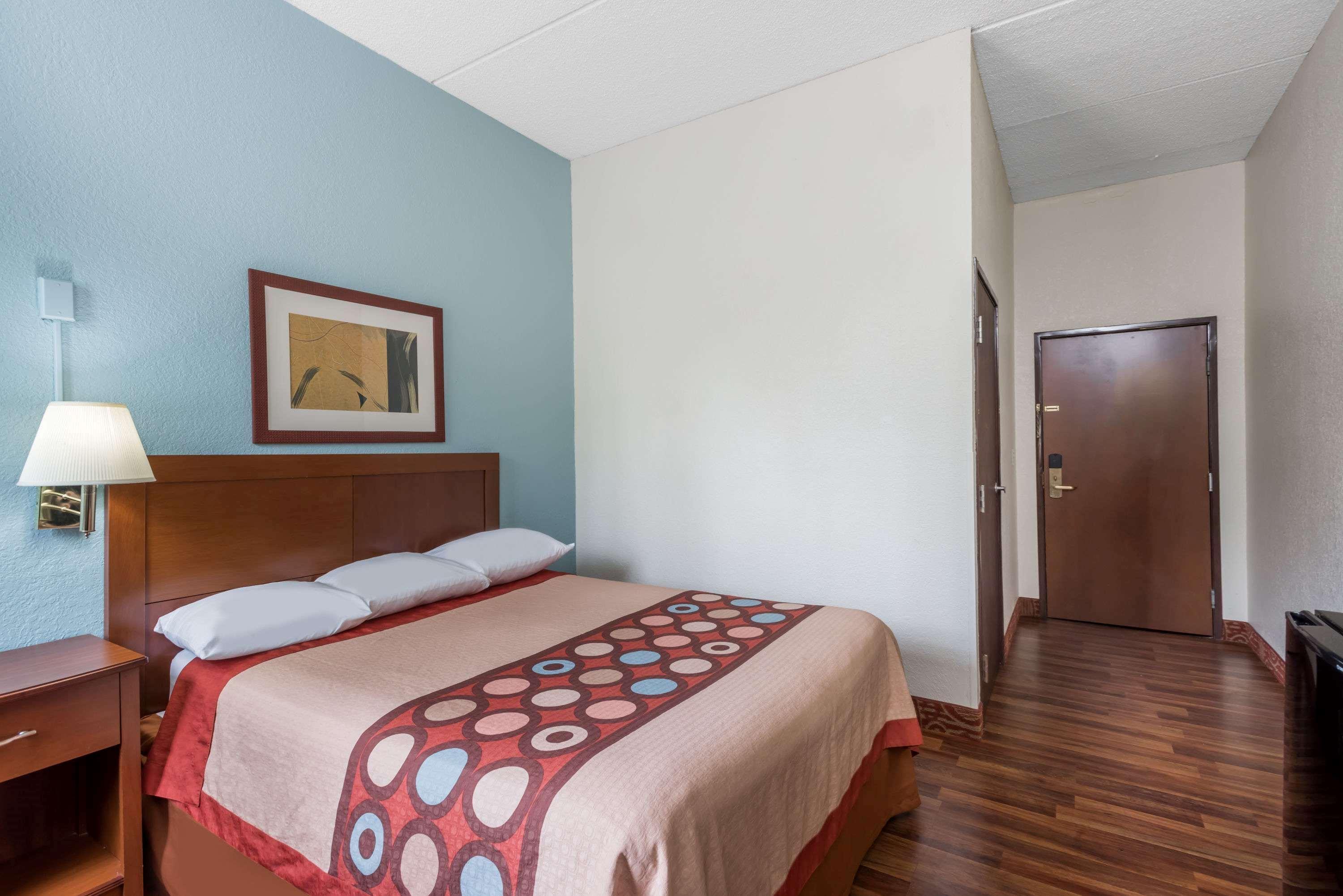 Super 8 By Wyndham Danbury Motel Buitenkant foto