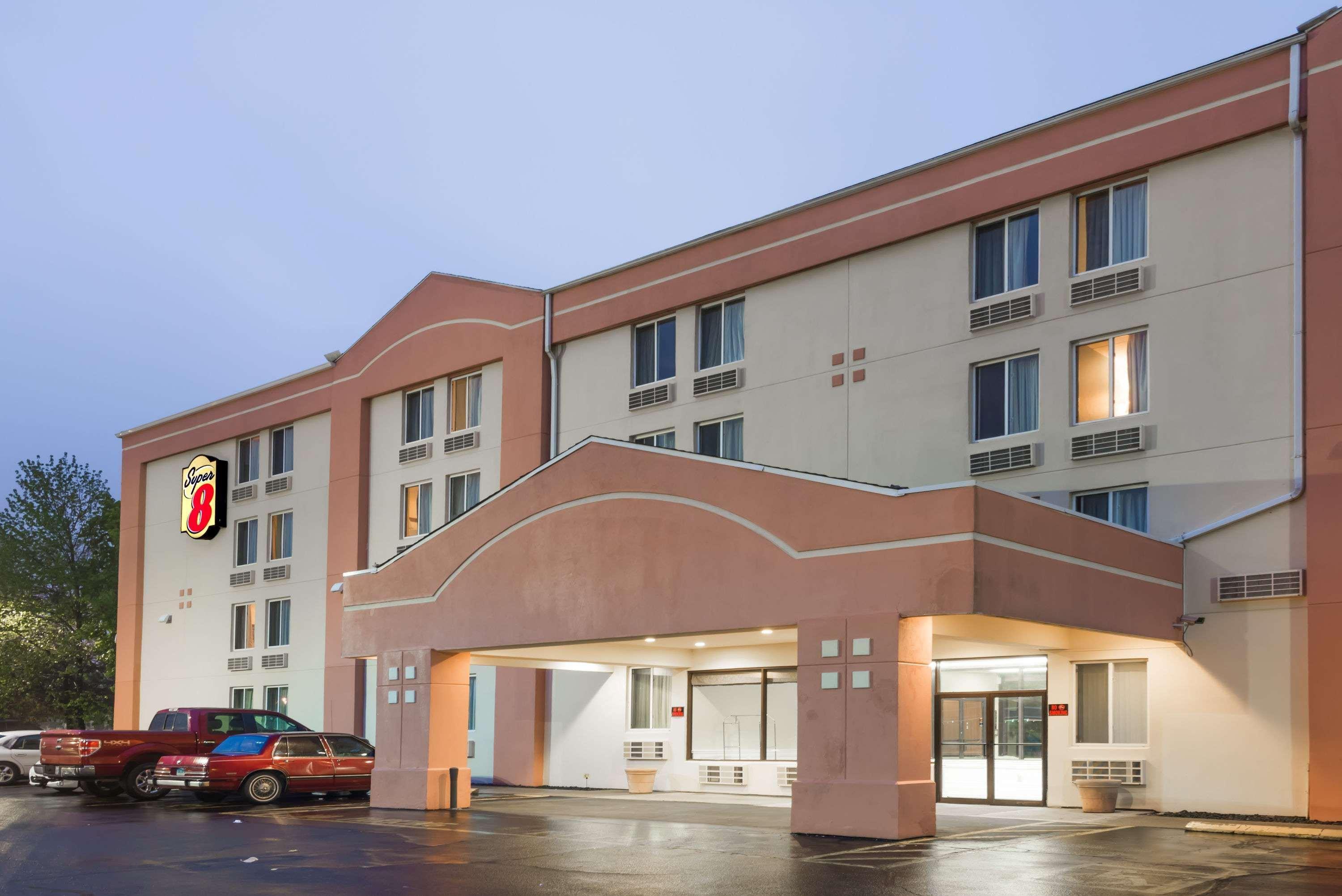Super 8 By Wyndham Danbury Motel Buitenkant foto