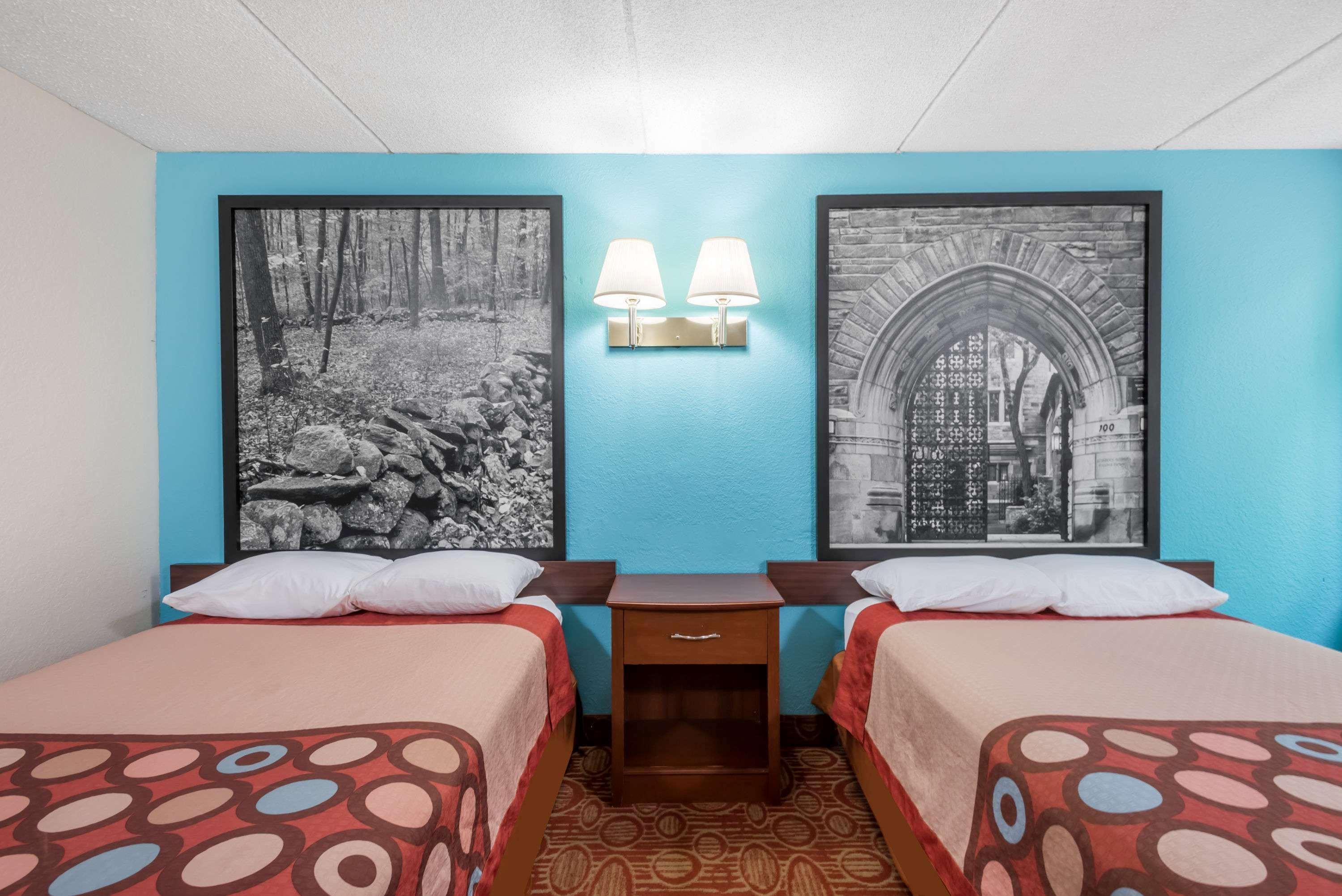Super 8 By Wyndham Danbury Motel Buitenkant foto