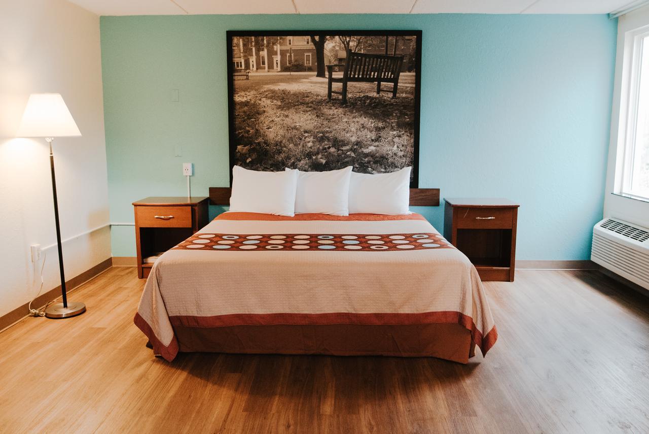 Super 8 By Wyndham Danbury Motel Buitenkant foto